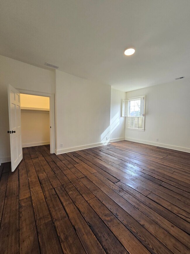 Building Photo - Historic Home available in Frankfort Kentucky