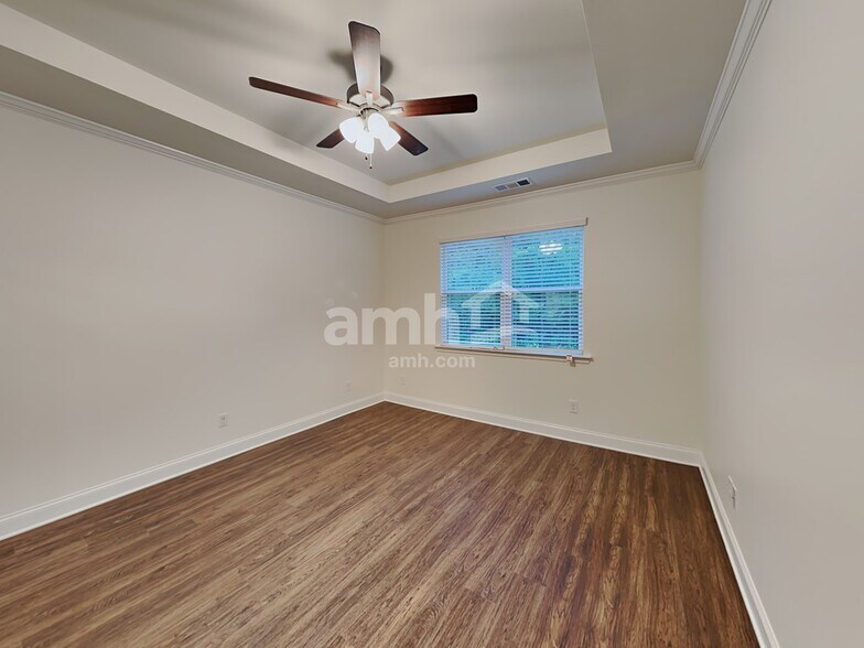 Building Photo - 7058 Creeksong Dr
