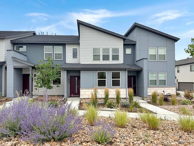 Building Photo - $0 DEPOSIT OPTION. BRIGHT AND SPACIOUS 3-B...