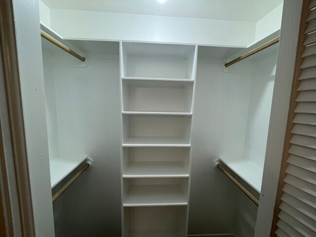 Building Photo - 3704CH