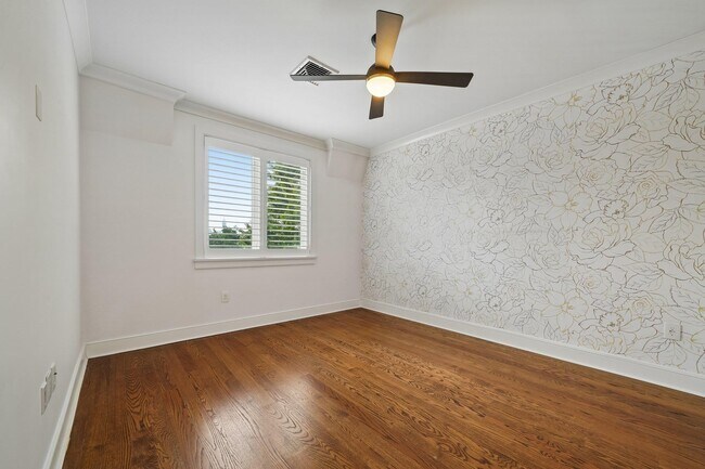 Building Photo - 139 Sherman Pl
