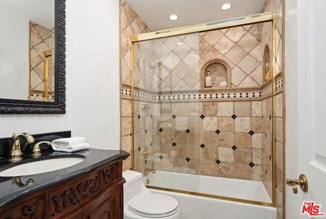 Building Photo - 6497 Country Club Dr