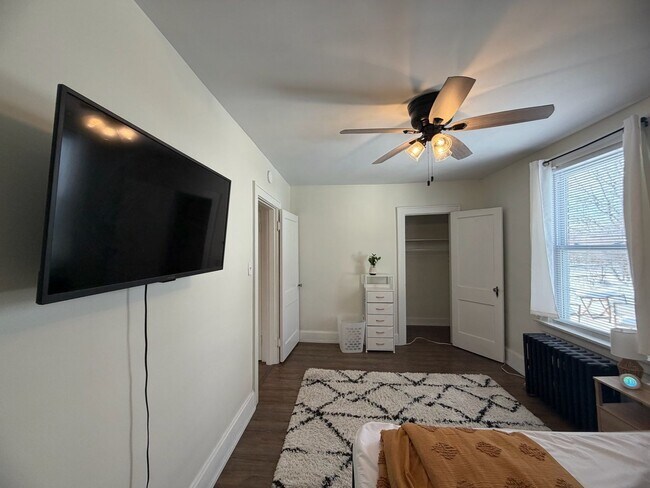 Building Photo - 6611 Kennedy Ave