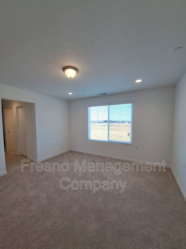 Building Photo - 2889 E Escarpa Dr