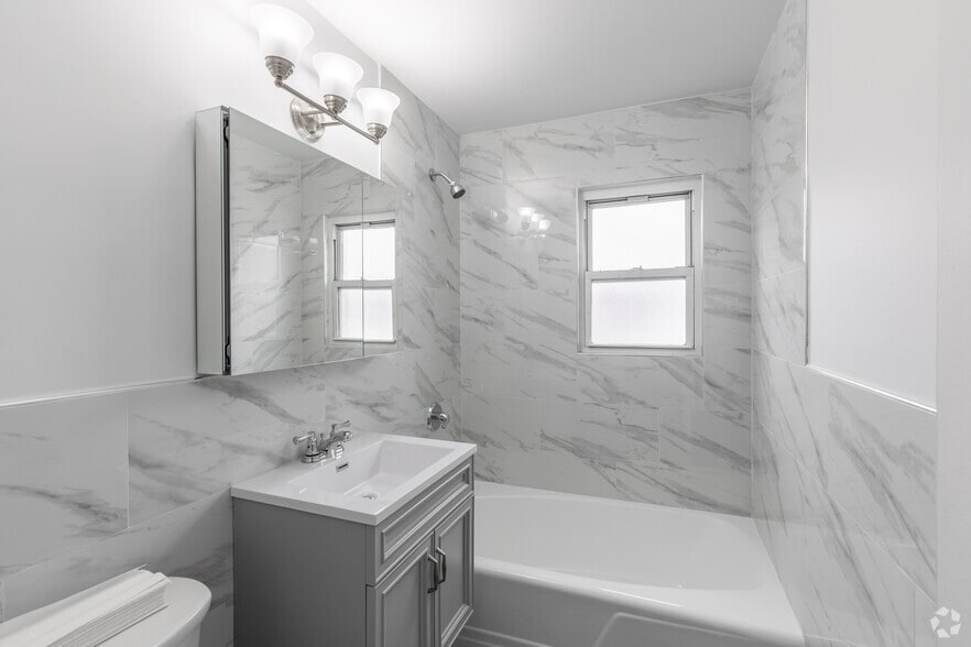 Interior Photo - Crestwood Lake Apartments