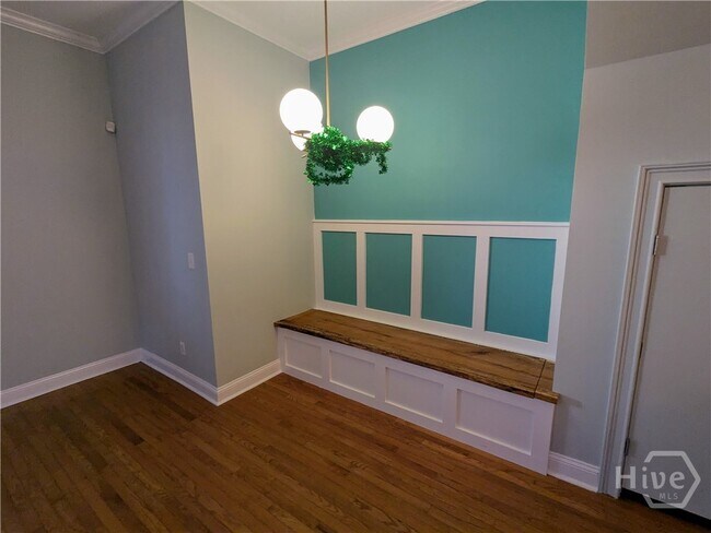 Building Photo - 305 E Duffy St