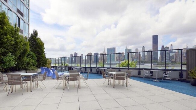 Building Photo - 0 bedroom in LONG ISLAND CITY NY 11109