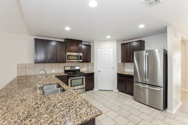 Building Photo - 8813 Palmetto Falls