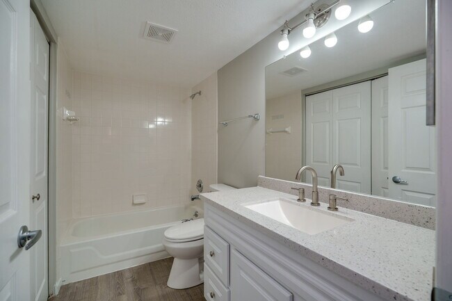 Building Photo - 1540 Spinnaker Way
