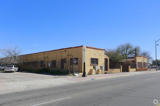 Building Photo - Bordon's Court