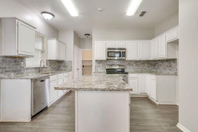 Building Photo - Great Large 4 Bedroom, 2.5 Bath Home Ready for New Tenants- Crowley ISD- 76123