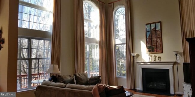 Building Photo - 205 Dangina Dr