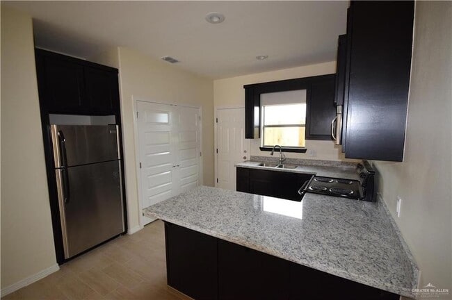 Building Photo - 1215 Upas Dr