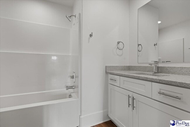 Building Photo - 501 W Cheves St