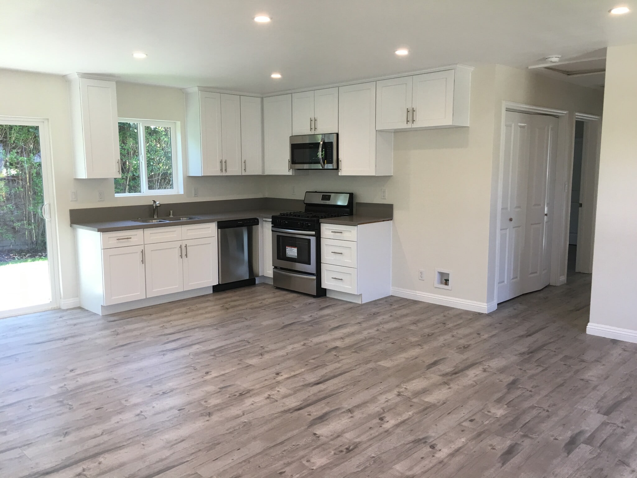 Building Photo - 8630 Lubao Ave