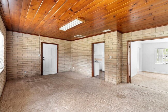 Building Photo - 510 Old Daytona Rd
