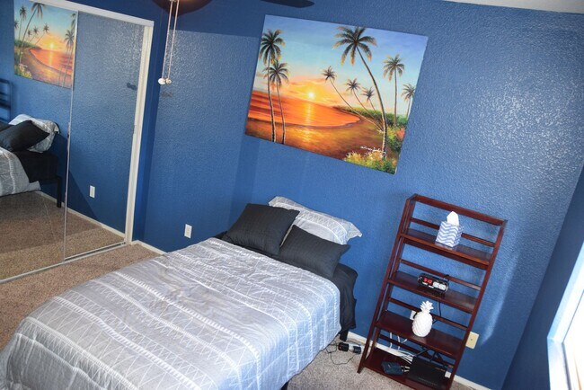 Building Photo - 8765 Country Pines Ave