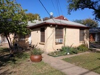 Building Photo - Avon 3019-3021