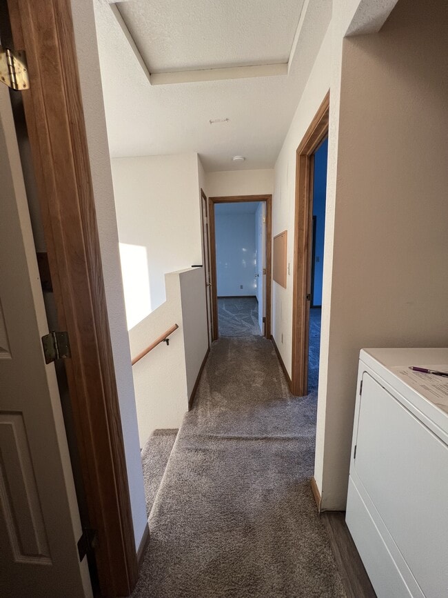 Building Photo - 201 W Geyser St