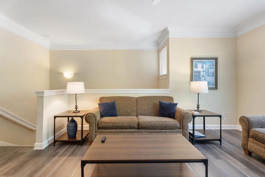 Building Photo - 7200 Almaden Way