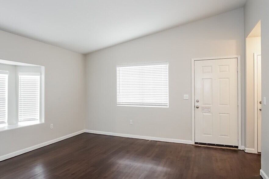 Building Photo - 5254 Jewel Canyon Dr