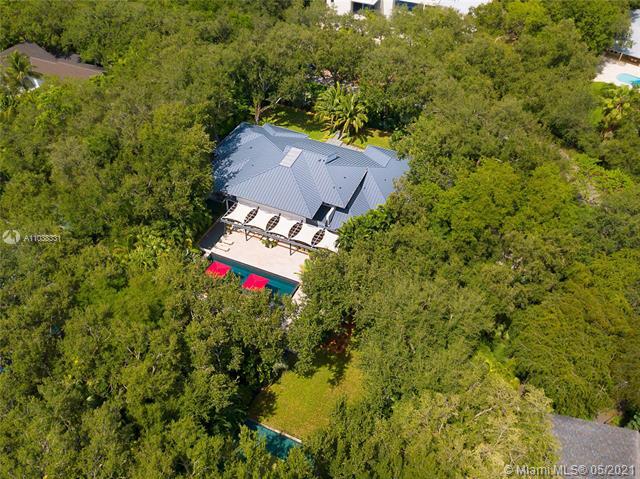 Building Photo - 5520 Oakwood Ln