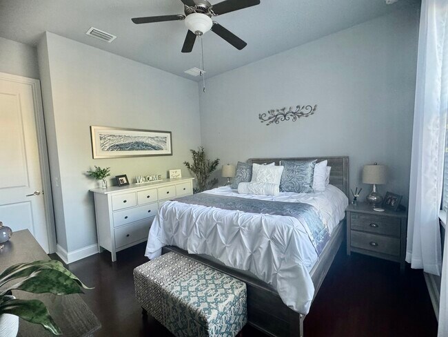 Building Photo - 1410 Vía Milanese