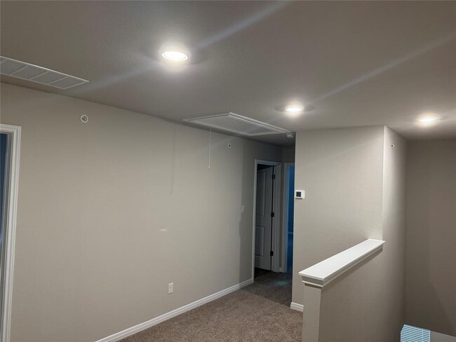 Building Photo - 1850 Settlers Glen Dr