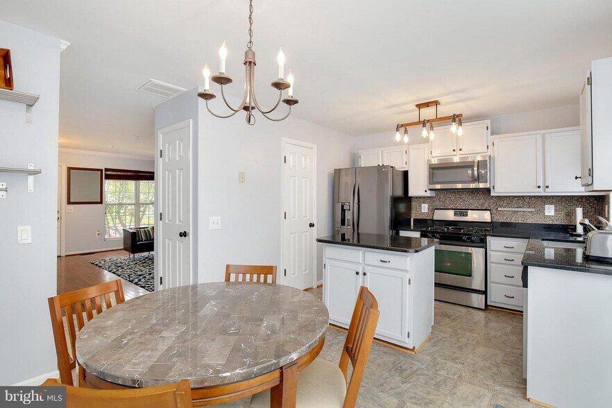 Building Photo - 6563 Old Carriage Dr