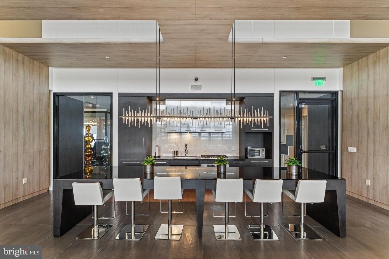 9th floor lounge - 1650 Silver Hill Dr