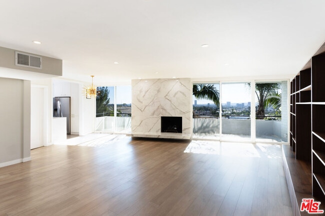 Building Photo - 8401 Fountain Ave