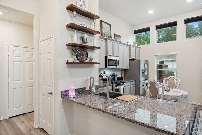 Building Photo - 257 N Lynx Trail