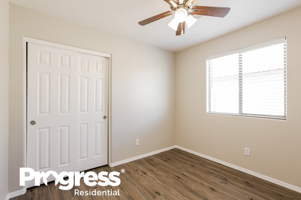 Building Photo - 4332 W Alta Vista Rd