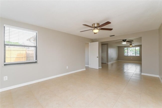 Building Photo - 3048 Salisbury Dr