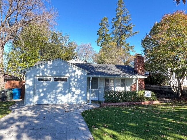 Primary Photo - ? Now Renting – Cozy 3 Bedroom Home! ?