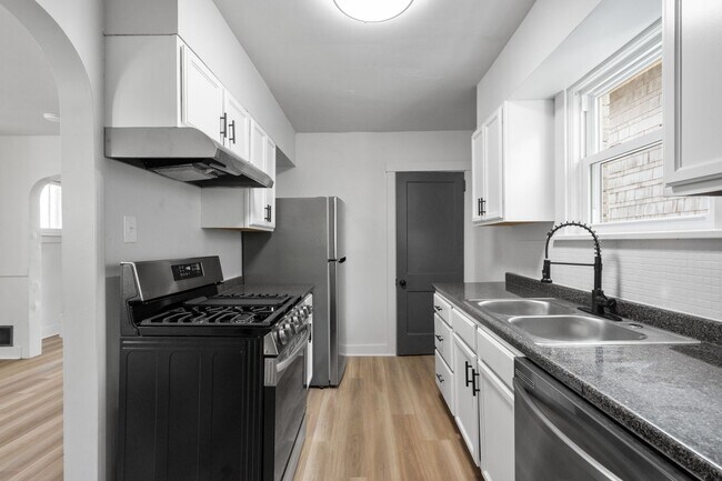 Building Photo - Amazing 3 bedroom home in Wilkinsburg available November 1!