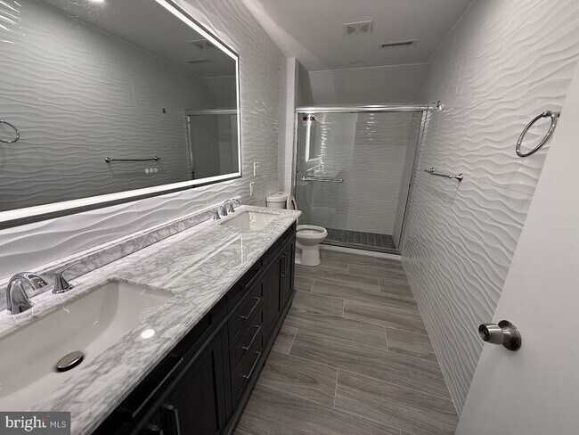 Building Photo - 178 Crosswicks Rd