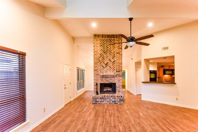 Building Photo - 3530 Santa Rosa Ln