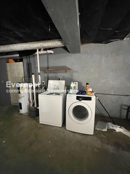 Building Photo - 18 Inglenook Dr