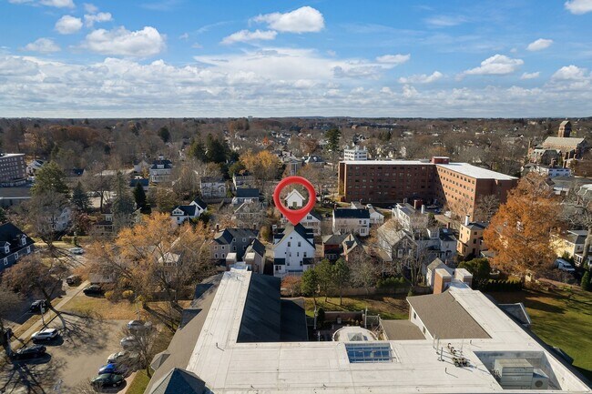 Building Photo - 105-107 Richards