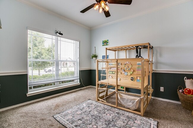 Building Photo - 5022 Red Oak Ln