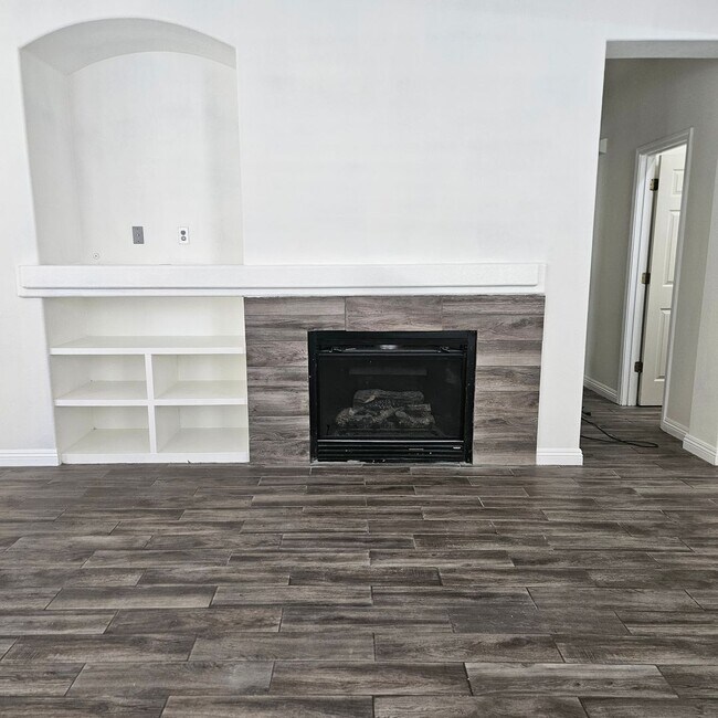 Building Photo - 1720 Somersby Ln