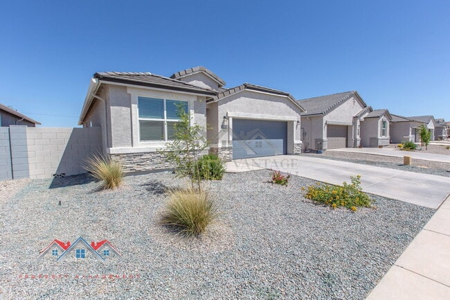 Building Photo - 1330 W Hess Ave