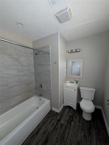 Building Photo - 3204 Phoenix Dr