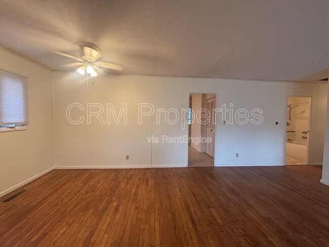 Building Photo - 202 Lody Ln