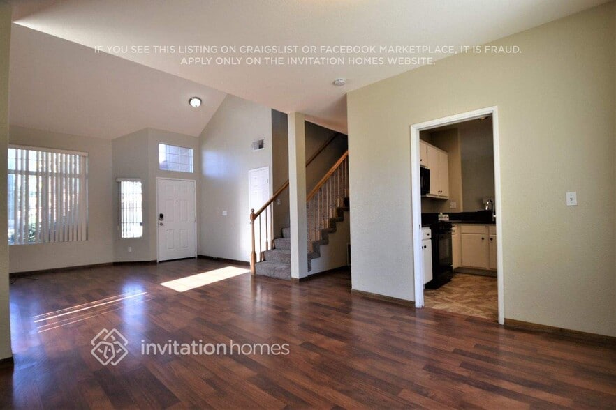 Building Photo - 39926 Milan Dr