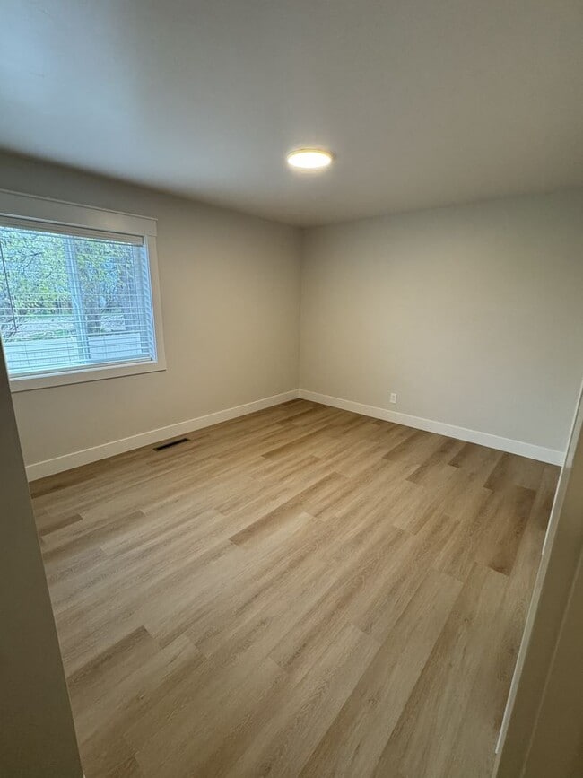 Building Photo - Completely Remodeled 4 Bed, 2 Bath Country Home – 1.5 Acres – Horse & Livestock Friendly!