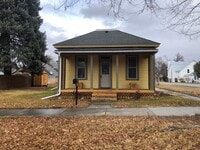 Building Photo - Charming Southside Cottage with Spacious G...