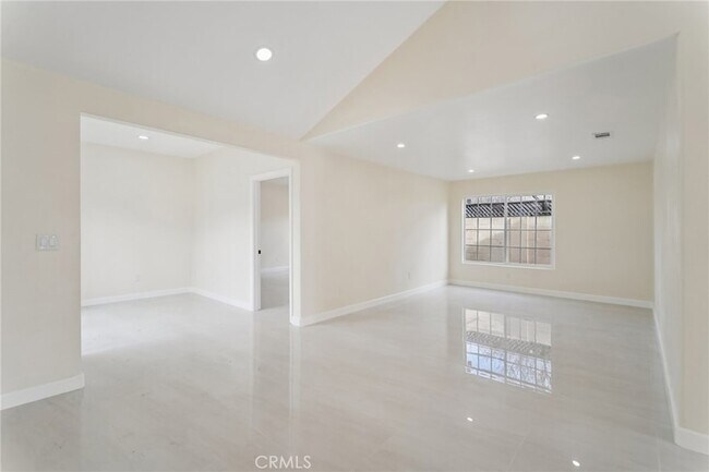 Building Photo - 10121 Eagle Ave