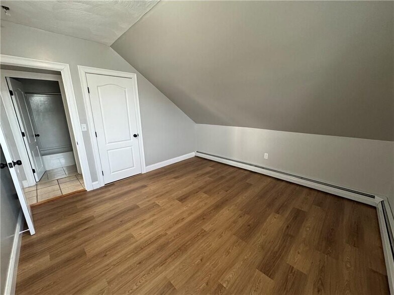 Building Photo - 95 Mulberry St